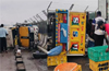 Mangaluru: Three injured as fish-laden pickup overturns on Nethravathi Bridge